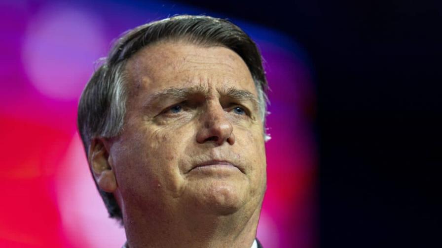 Bolsonaro regresa a Brasil tras pasar 3 meses en Florida Bolsonaro regresa a Brasil tras pasar 3 meses en Florida