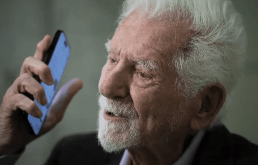 Dejen de mirar la pantalla de sus móviles, dice quien los inventó hace medio siglo