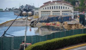 Comienzan a trasladar barras de acero del puerto Don Diego