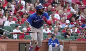 Guerrero Jr. y Springer le dan la victoria a los Azulejos