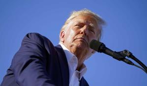 Trump comparecerá el martes para escuchar cargos en contra