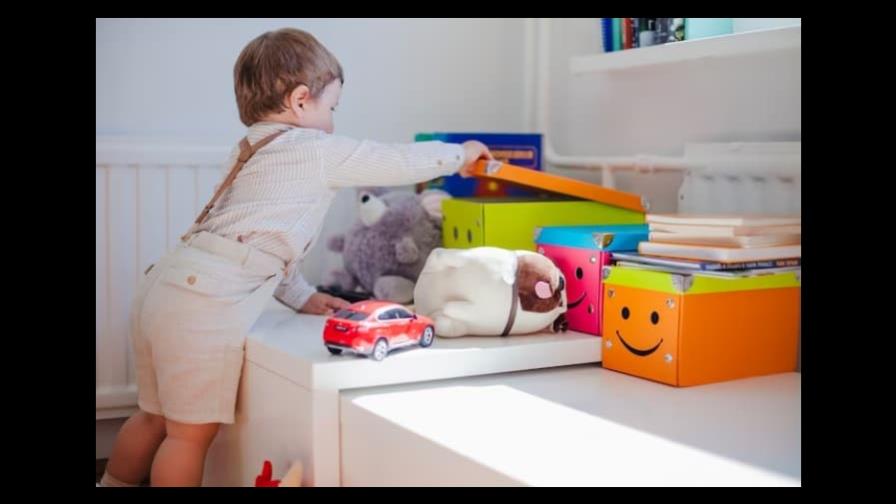 Ideas prácticas para organizar una habitación con niños