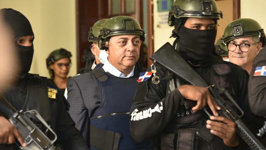 Ex director del CEA niega haberse auto-vendido propiedad mientras dirigía la entidad Ex director del CEA niega haberse auto-vendido propiedad mientras dirigía la entidad