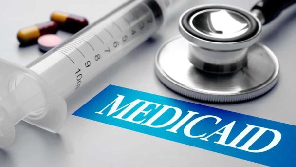 Millones a punto de perder seguro médico al expirar protecciones por la COVID