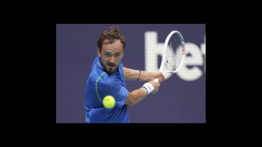 Medvedev despacha a Khachanov y avanza a la final en Miami