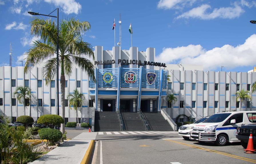 Policía de La Caleta rescata a una mujer y su hijo que eran víctimas de maltrato físico y psicológico