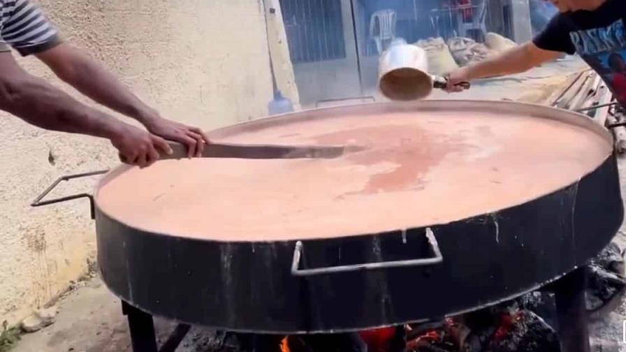 Comunidad de Puerto Plata prepara “habichuelas con dulce más grande” de la provincia