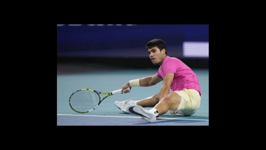 Sinner sorprende a Alcaraz y lo echa del Miami Open