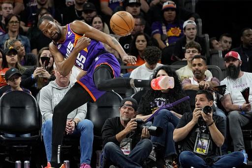 kevin Durant logra 30 puntos; Suns vencen a Nuggets