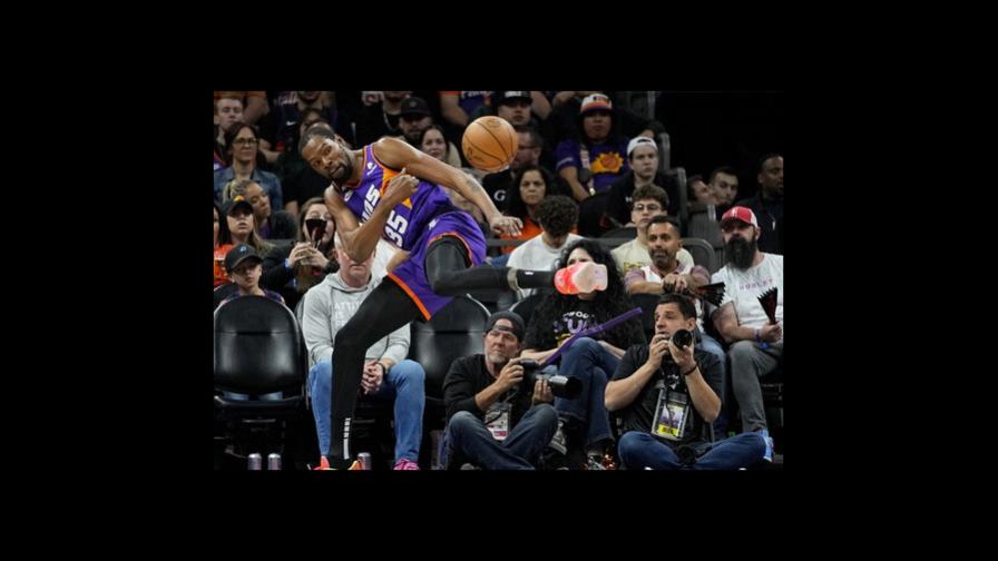 Durant logra 30 puntos; Suns vencen a Nuggets