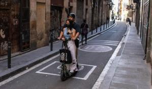 Par&iacute;s vota si proh&iacute;be los patinetas el&eacute;ctricas de alquiler