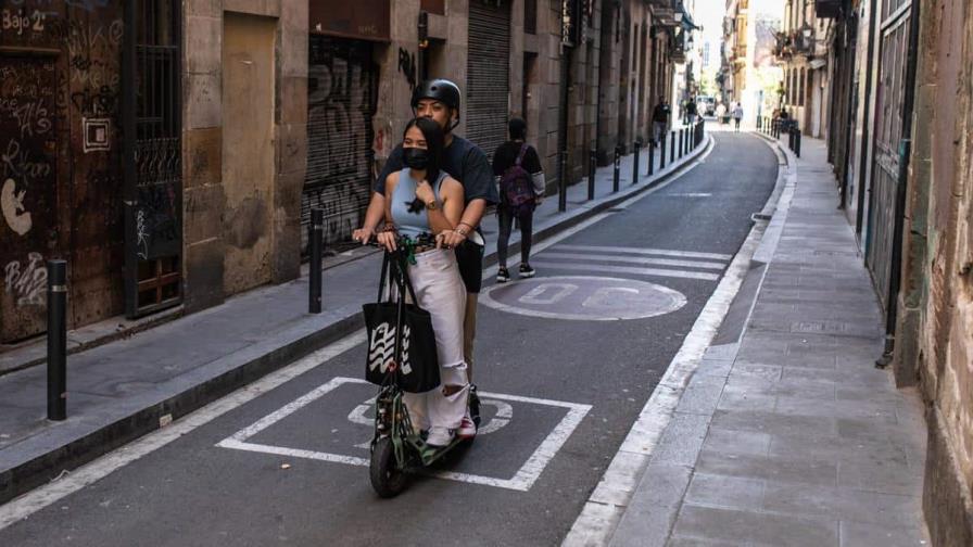 París vota si prohíbe los patinetas eléctricas de alquiler