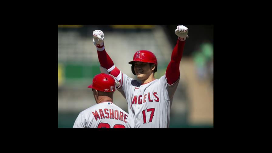 Angelinos anotan 11 en la 3ra y aplastan a Atléticos