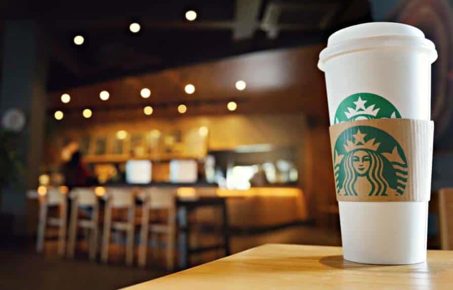 Accionistas de Starbucks aprueban evaluación externa por prácticas laborales