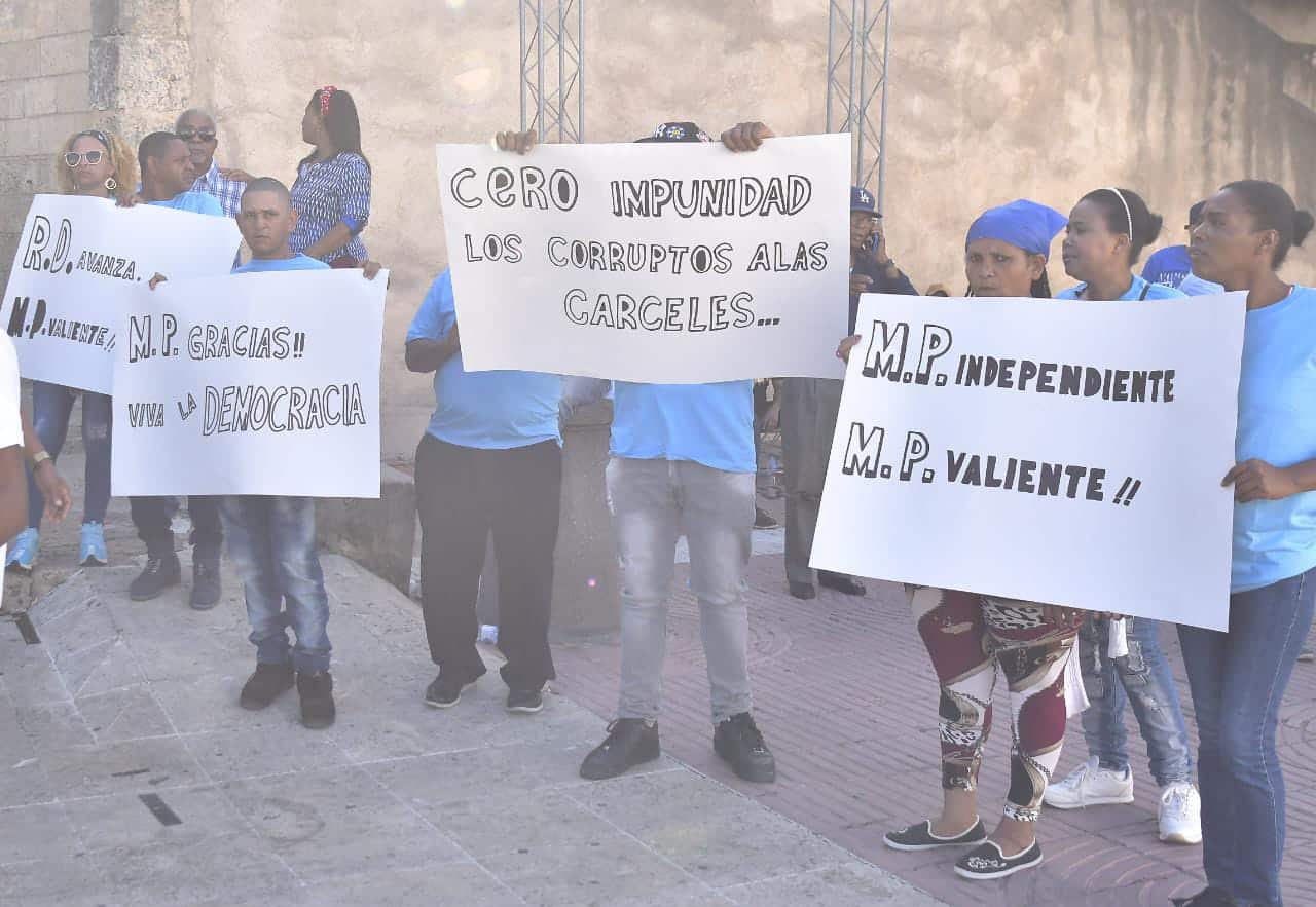 En pancartas los ciudadanos demandaban cero impunidad. 