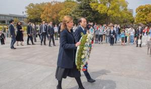 Vicepresidenta rinde tributo a ca&iacute;dos por bomba at&oacute;mica en Hiroshima