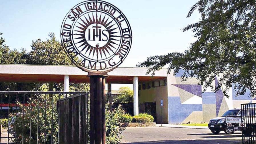 Suspenden clases en colegio jesuita de Chile para investigar abusos sexuales Suspenden clases en colegio jesuita de Chile para investigar abusos sexuales