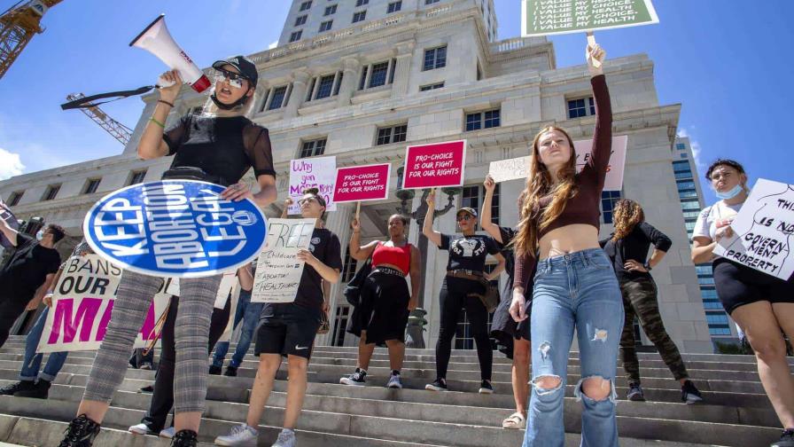 Senado de Florida aprueba limitar aborto a las 6 primeras semanas de embarazo