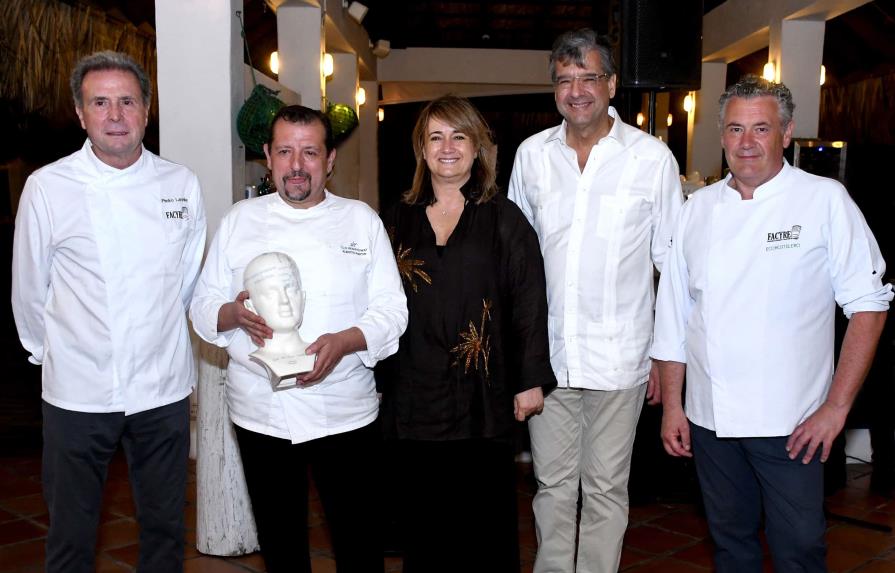 Chef Alberto Martín, reconocido como embajador de la gastronomía española en RD