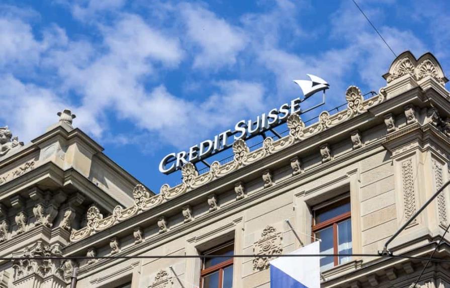 Bonistas Credit Suisse contratan al bufete más temido para representarles