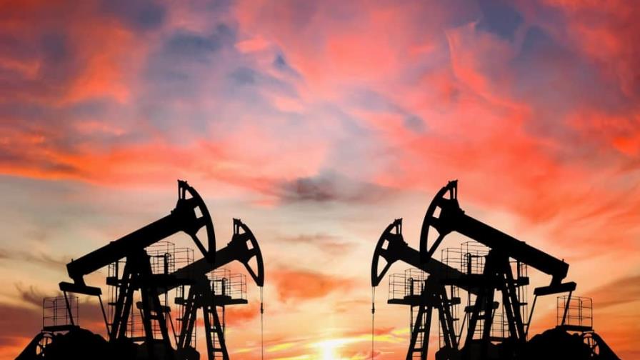 El petróleo de Texas abre con bajada de 1.53 %, en 77.41 dólares el barril