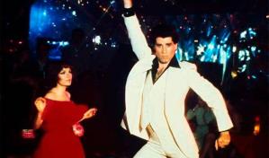 El ic&oacute;nico traje de  John Travolta en Saturday Night Fever sale a subasta
