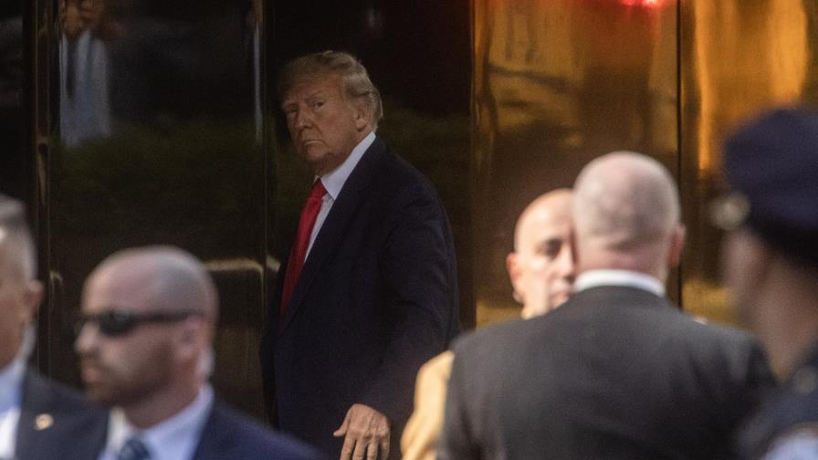 Enorme expectación en inmediaciones de tribunal con grupos pro y contra Trump Enorme expectación en inmediaciones de tribunal con grupos pro y contra Trump
