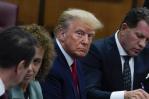 Las icónicas imágenes de Donald Trump sentado en un tribunal