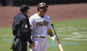 Video | Machado es expulsado por protestar violación del reloj