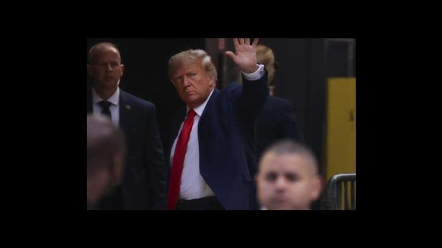 Donald Trump se reunió con sus abogados en la Torre Trump previo a su comparecencia Donald Trump se reunió con sus abogados en la Torre Trump previo a su comparecencia