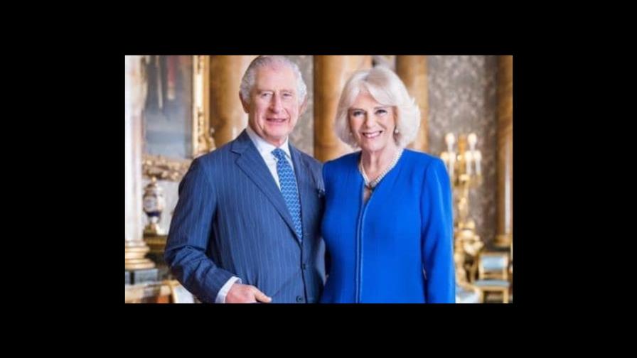 Buckingham difunde un nuevo retrato de los reyes y la invitación a Coronación Buckingham difunde un nuevo retrato de los reyes y la invitación a Coronación