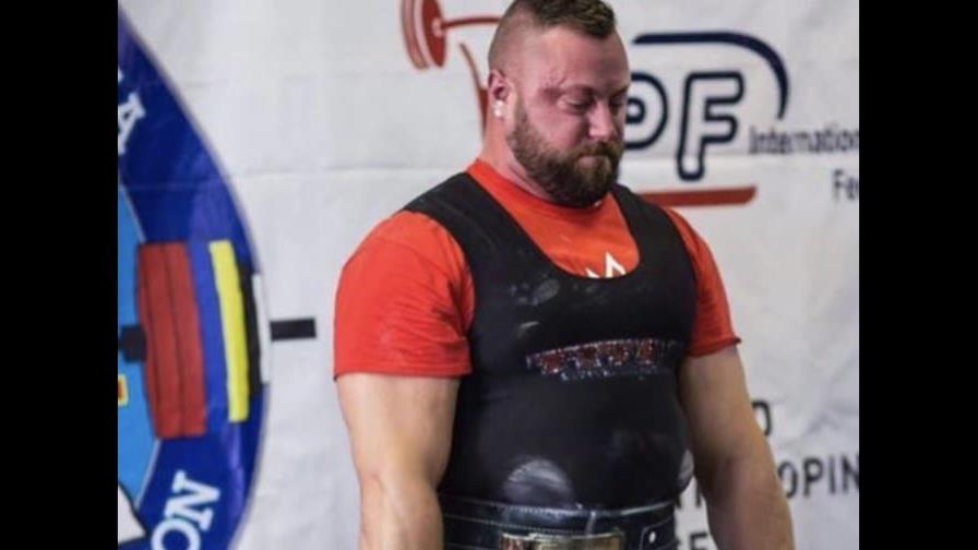 Levantador de pesas se inscribe como mujer en una competencia y rompe récord Levantador de pesas se inscribe como mujer en una competencia y rompe récord