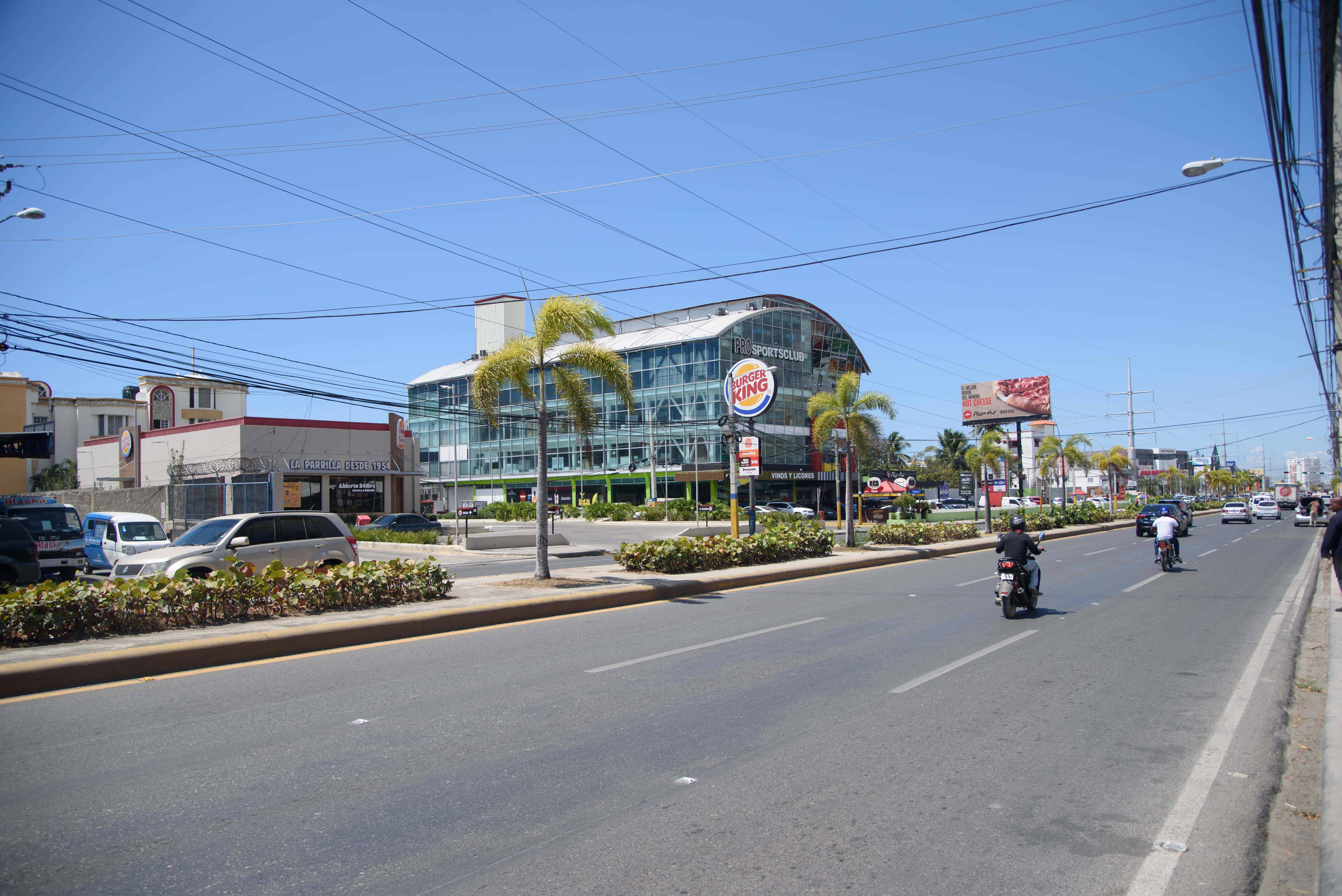 Los vecinos quieren este modelo que existe en otros tramos de la misma avenida.