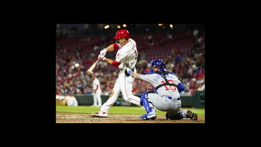 Rojos ganan a Cachorros con jonrón de tres carreras