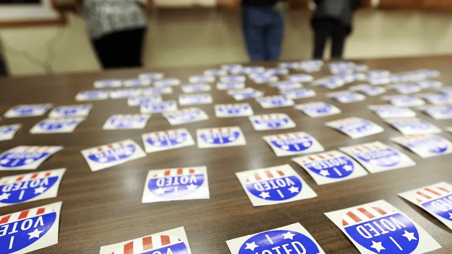 Wisconsin se juega el acceso al aborto en unas reñidas elecciones Wisconsin se juega el acceso al aborto en unas reñidas elecciones