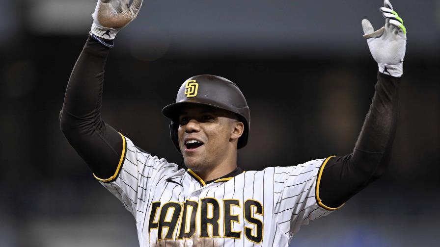 Juan Soto comienza a calentar su bate con los Padres de San Diego Juan Soto comienza a calentar su bate con los Padres de San Diego