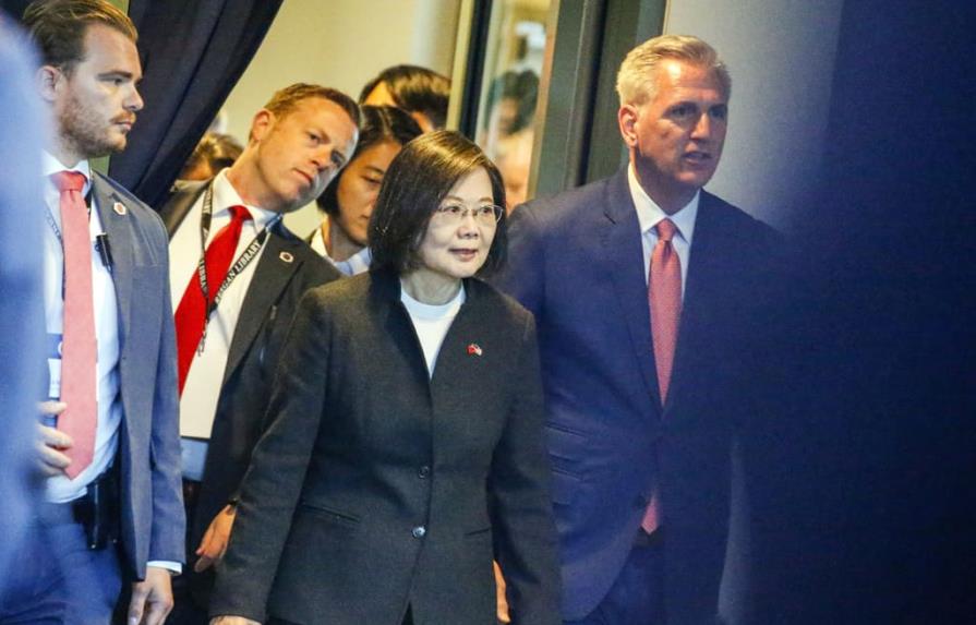 McCarthy recibe en EE.UU. a presidenta de Taiwán pese a amenazas de China