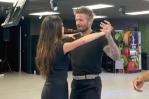 Video | David y Victoria Beckham en lecciones de salsa, ¡y no lo hacen nada mal!