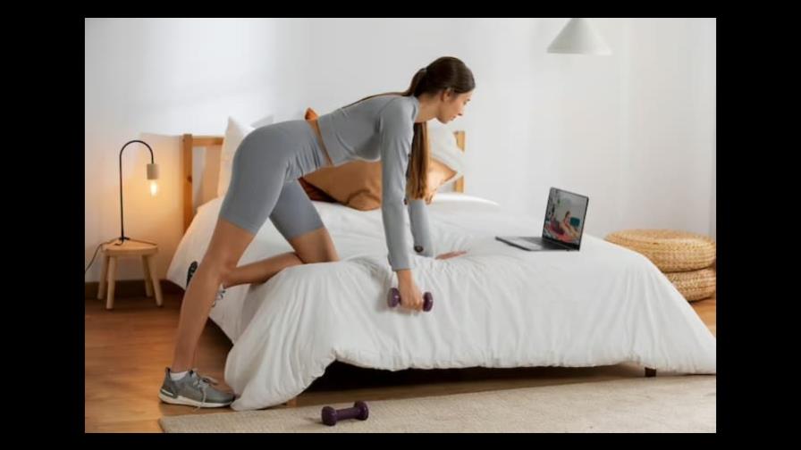 Consejos para mantener una rutina de ejercicios efectiva mientras viajas