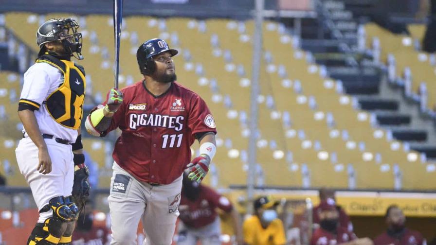 Toros firman al rey de los cuadrangulares, Juan Francisco Toros firman al rey de los cuadrangulares, Juan Francisco