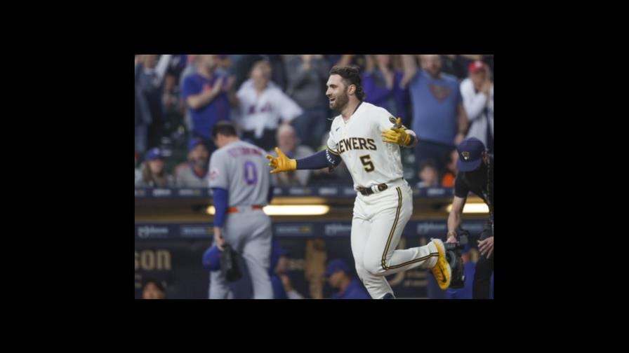 Cerveceros barren a los Mets con victoria