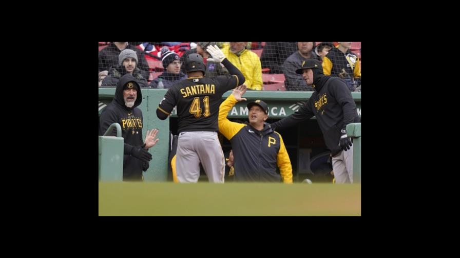 Video| Carlos Santana conecta cuadrangular y los Piratas barren a Boston