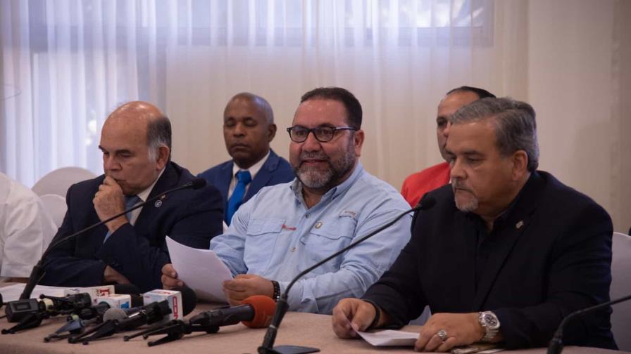 Partidos exigen se investiguen los incendios forestales