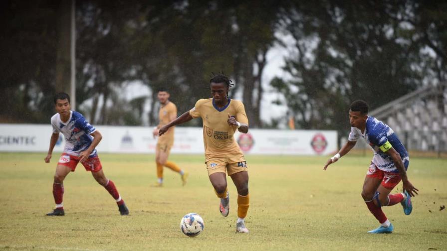 Goleada de O&M da cierre a la jornada tres de la LIga Dominicana de Fútbol