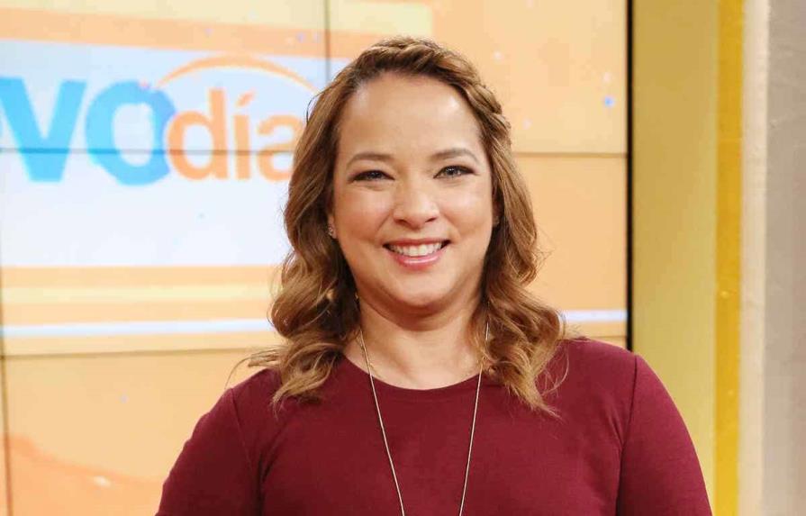 La presentadora de televisión Adamari López sale de Telemundo