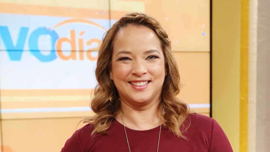 La presentadora de televisión Adamari López sale de Telemundo