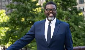 Joe Biden felicita al alcalde electo de Chicago Brandon Johnson