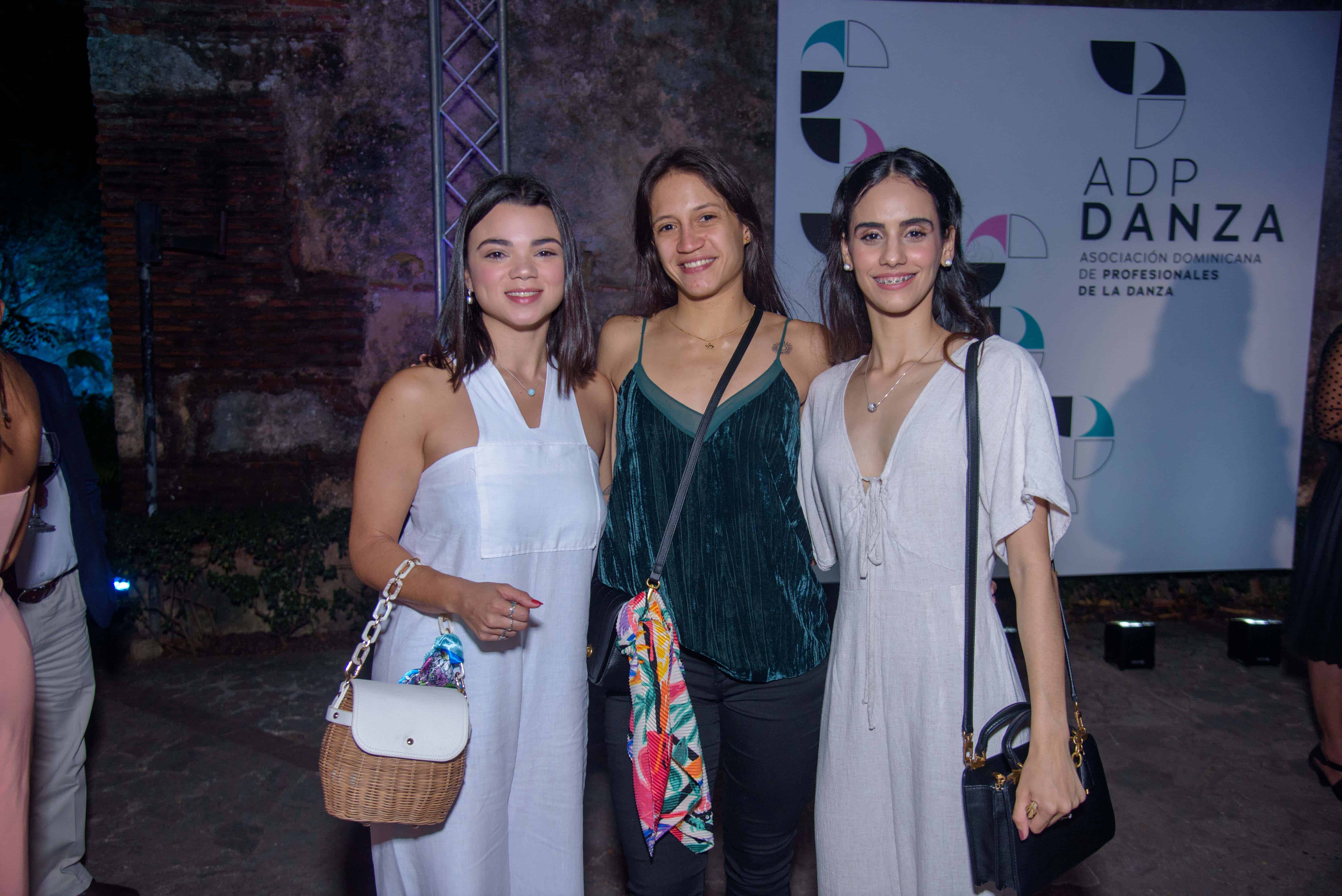 María Alejandra Suriel, Oona García y DianaIled Dopico.
