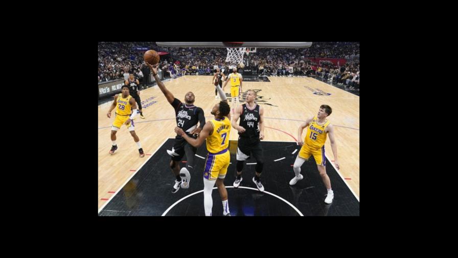 Powell y Leonard llevan a los Clippers a triunfo ante Lakers
