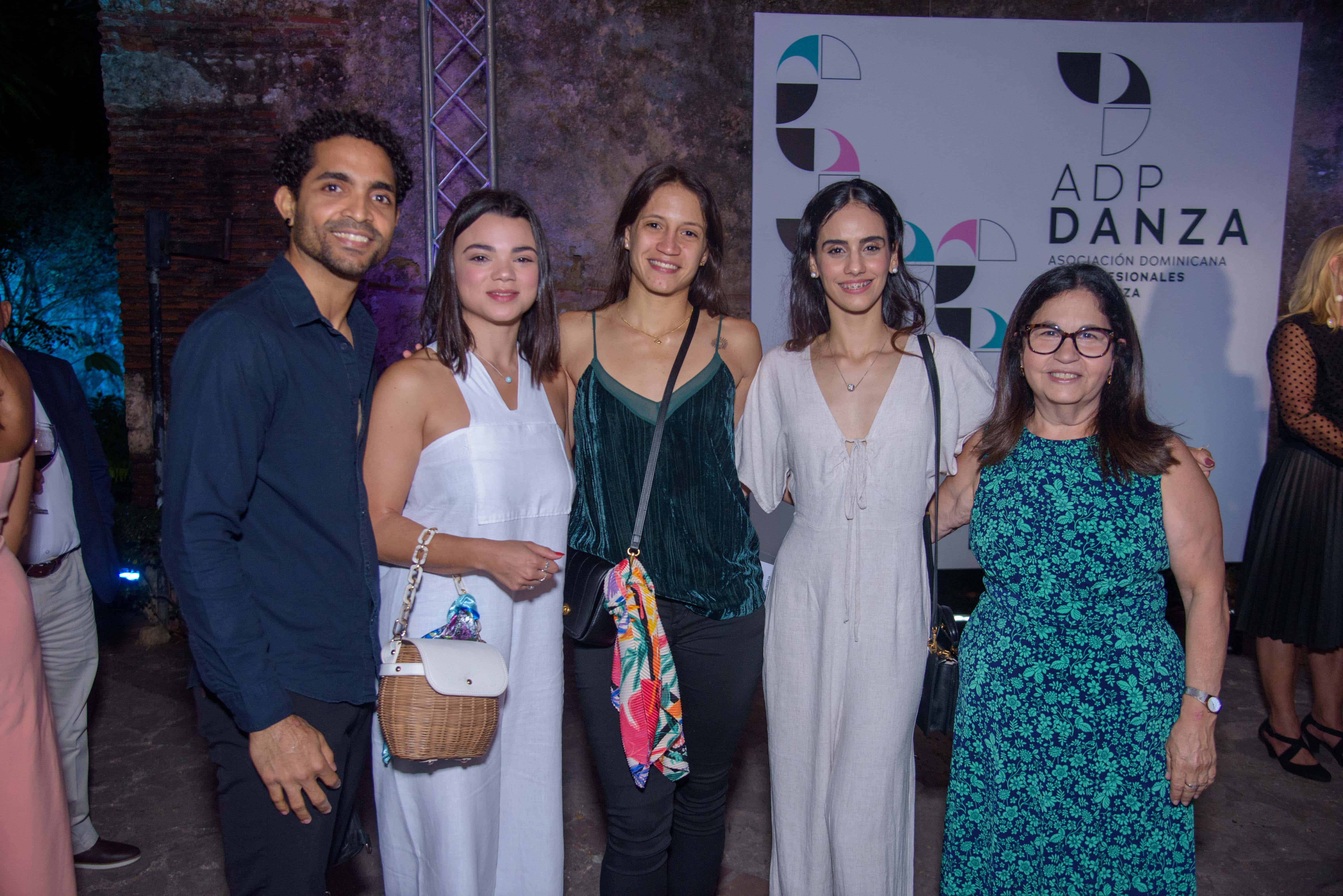 Sander Robert, María Alejandra Suriel, Oona García, DianaIled Dopico y Sarah Esteva.